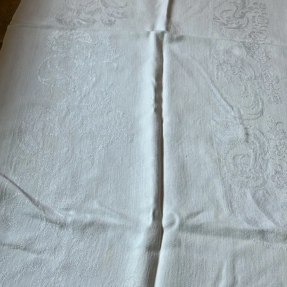 Vintage White Tablecloth - Picture 8 of 12
